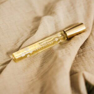 NEAR FULL 🌼 MARC JACOBS Daisy Eau De Toilette Rollerball .33 FL Oz.